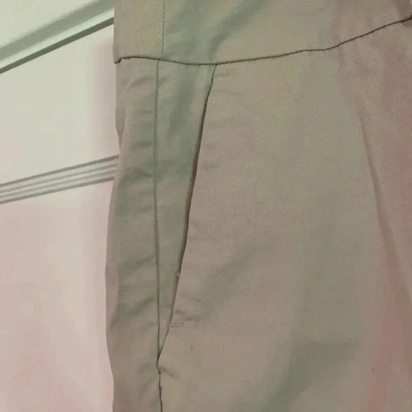 Ann Taylor Khaki 5” Shorts - Picture 2 of 4